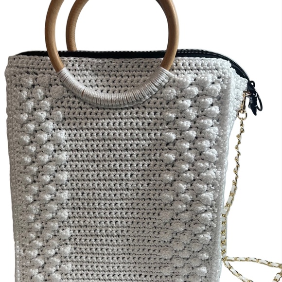 Handcrafted Trapezoid Women's Handbag - Picture 3 of 6